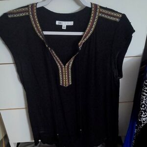 DR2, size small, short sleeve blouse with tassels